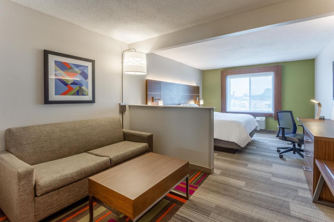 Holiday Inn Express Hotel & Suites Burlington By Ihg מראה חיצוני תמונה